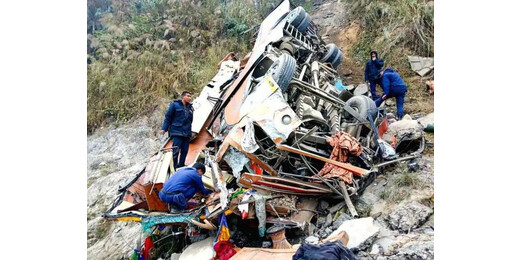 धाडिंग में आधी रात कहर : त्रिशुली नदी में बस गिरने से 18 यात्रियों की मौत